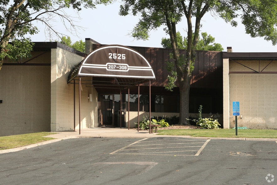 More Photos Of 2525 Nevada Ave N, Golden Valley Light Distribution For Sale