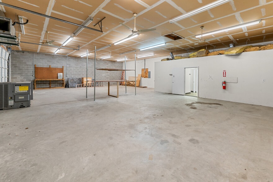 More Photos Of 1306 Heidt Ave, Savannah Office For Sale