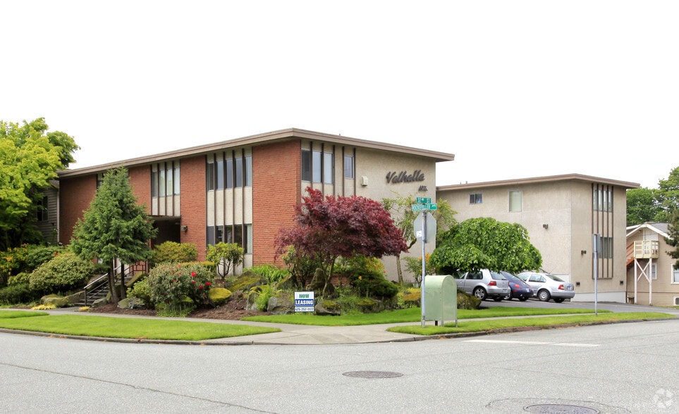 Primary Photo Of 3202 Rockefeller Ave, Everett Apartments For Sale