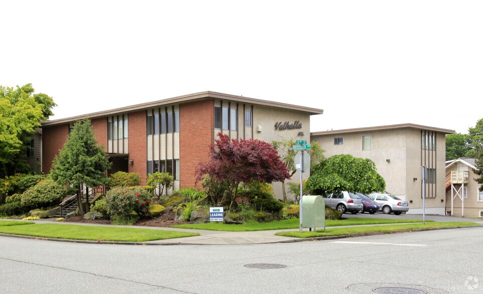 Primary Photo Of 3202 Rockefeller Ave, Everett Apartments For Sale