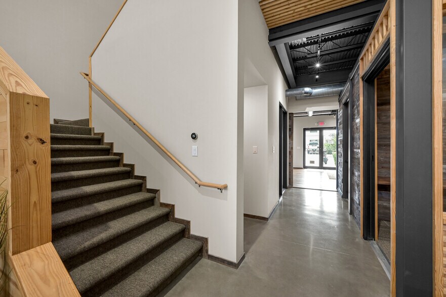 More Photos Of 1300 Rayford Park Rd, Spring Light Distribution For Sale