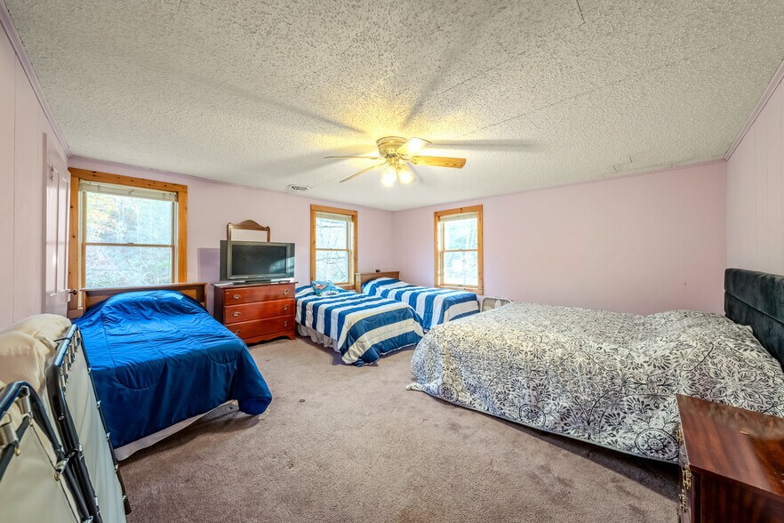 More Photos Of 228 Huntington Creek Rd, Sweet Valley Land For Sale