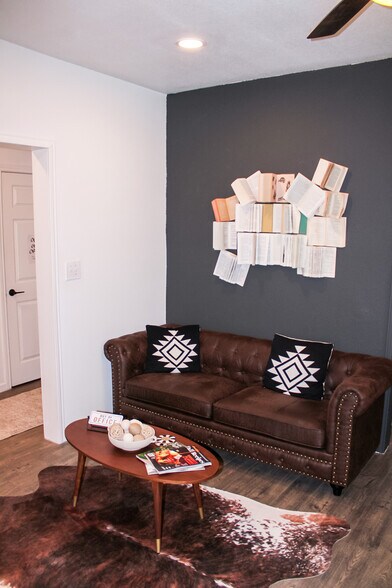 More Photos Of 501 S Elm St, Royse City Office Residential For Sale