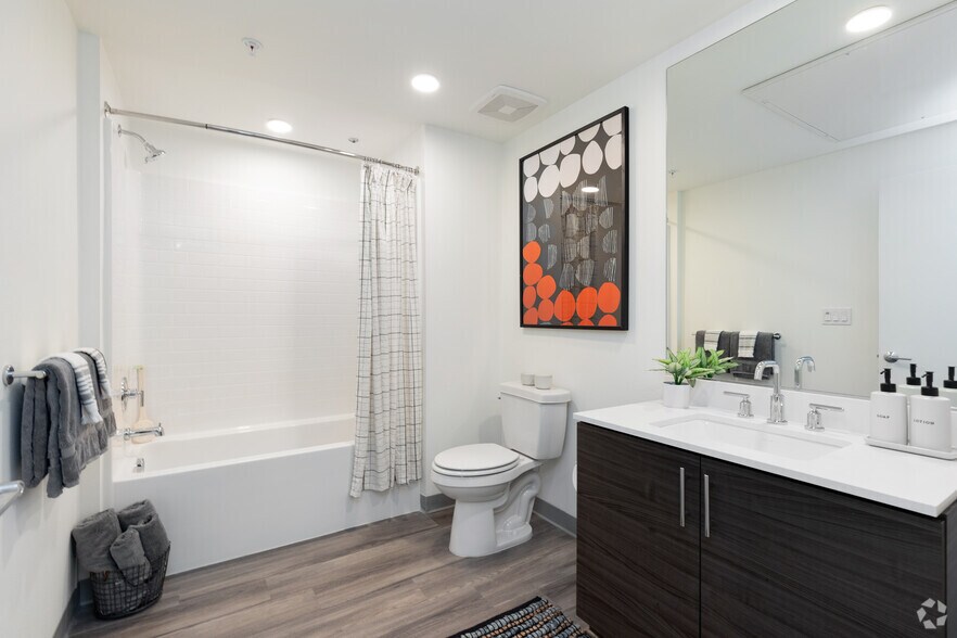 More Photos Of 1331 N Cahuenga Blvd, Los Angeles Apartments For Lease