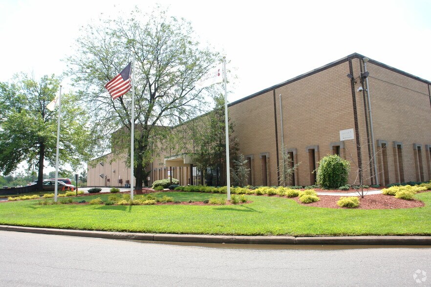 More Photos Of 1200 Milik St, Carteret Distribution For Lease