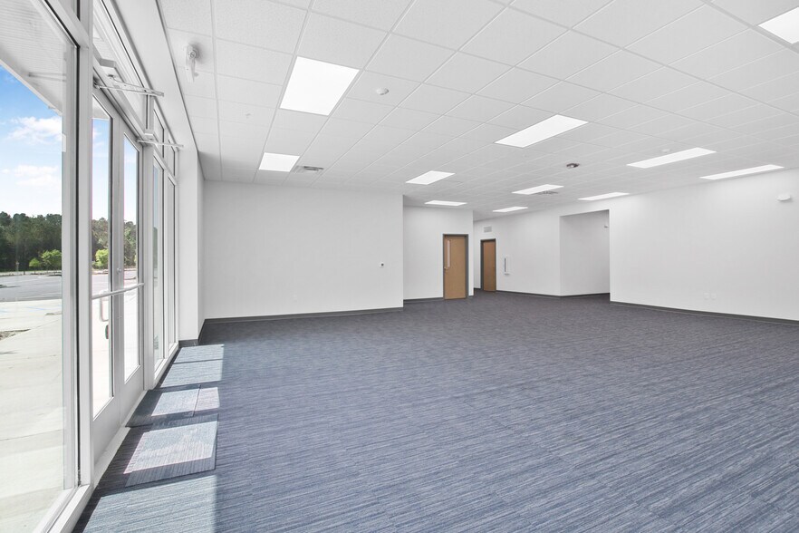 More Photos Of 157 Belgium Way, Summerville Unknown For Lease