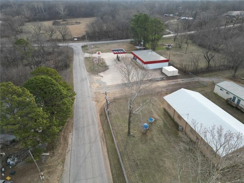 More Photos Of 155 Main, Oaks Convenience Store For Sale