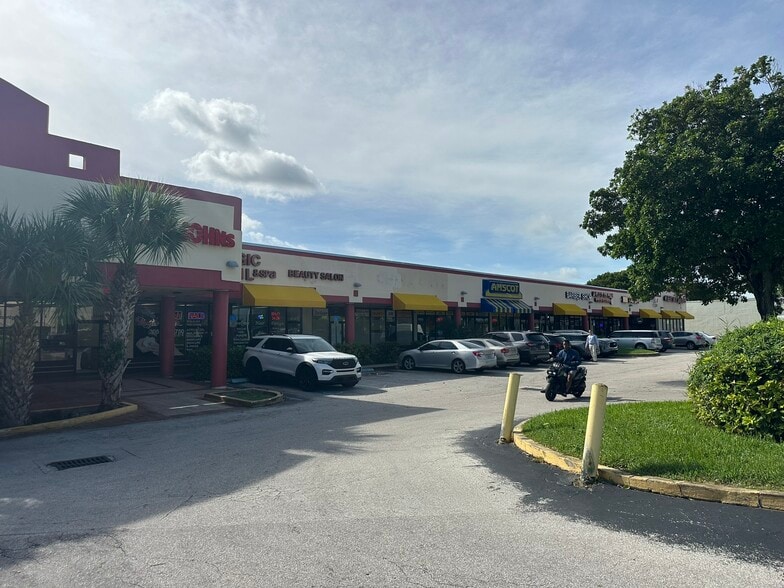 More Photos Of 19325-19371 S Dixie Hwy, Miami Storefront For Lease