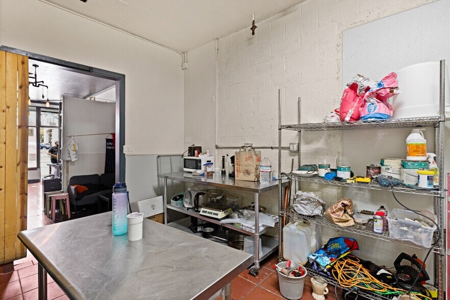 More Photos Of 4935 Shattuck Ave, Oakland Freestanding For Sale
