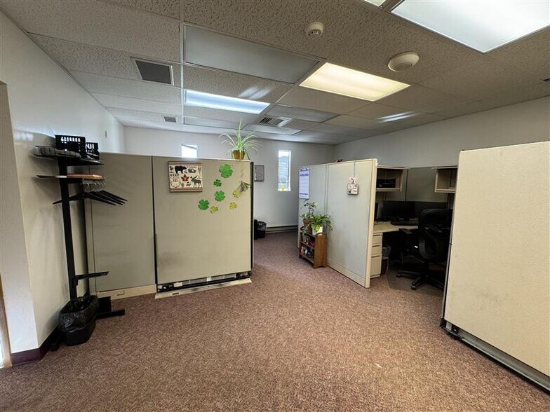 More Photos Of 2310 W Lexington Ave, Elkhart Office For Sale