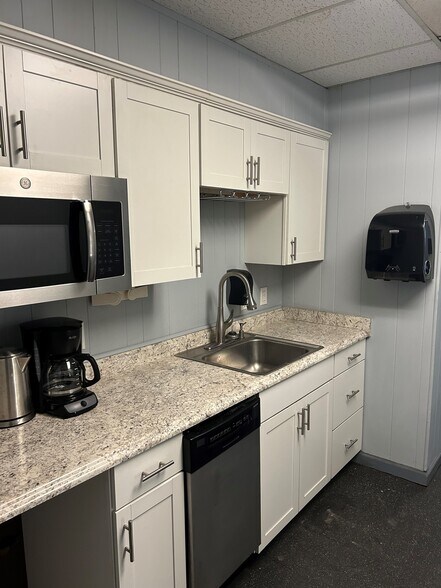 More Photos Of 712 Ellis Rd, Durham Warehouse For Sale