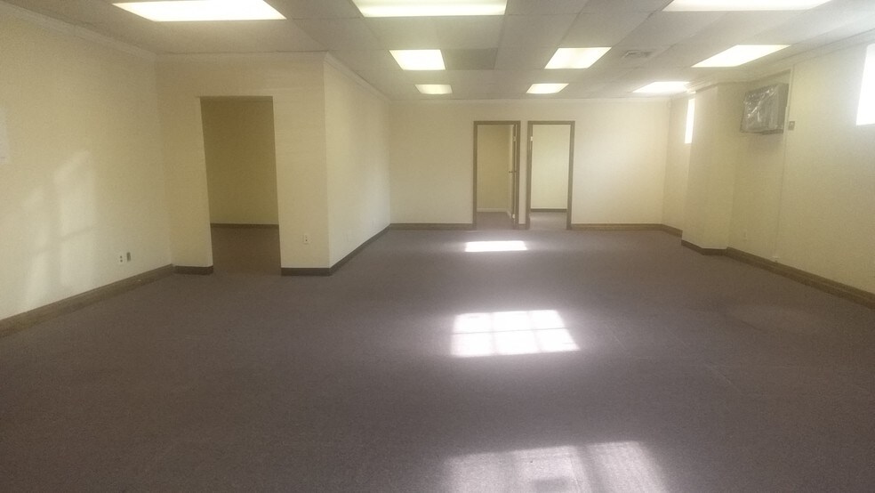 More Photos Of 30 S Ocean Ave, Freeport Loft Creative Space For Lease