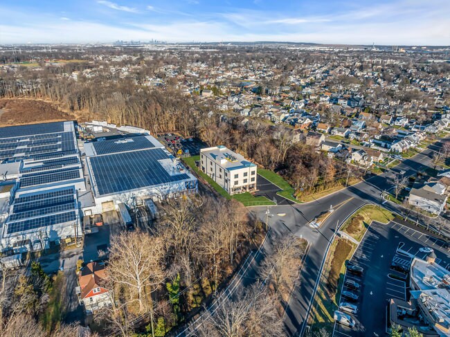 More Photos Of 374 Green St, Woodbridge Coworking Space