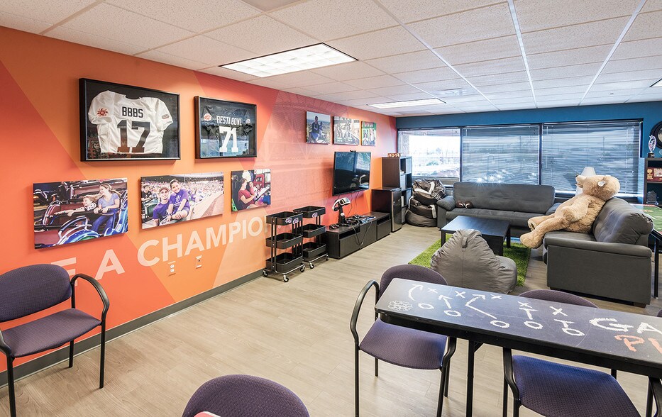 More Photos Of 4747 N 7th St, Phoenix Office For Lease