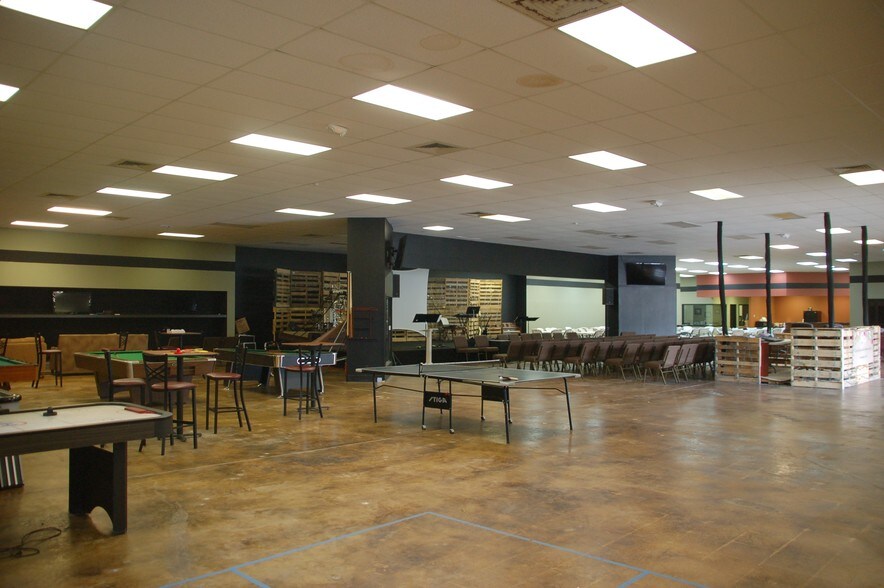More Photos Of 2315-2319 Texas Blvd, Texarkana Storefront For Sale