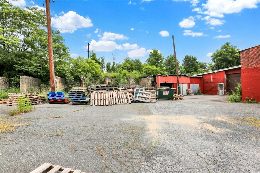 More Photos Of 701 Bingaman St, Reading Industrial For Sale