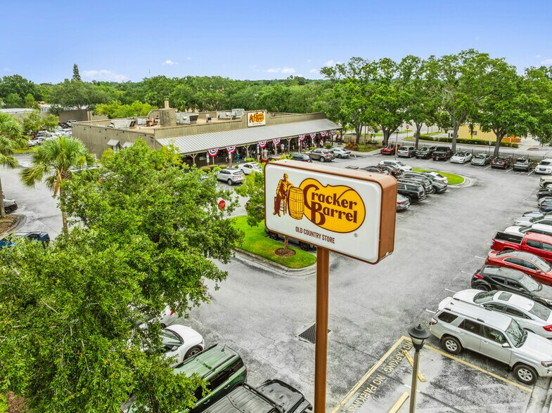 More Photos Of 1880 E State Road 60, Valrico Restaurant For Sale