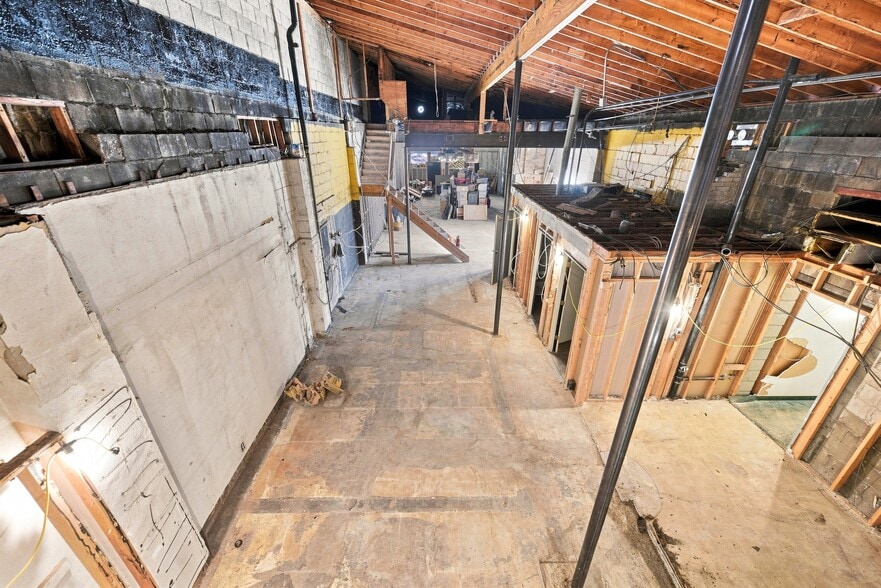 More Photos Of 2417 E Carson St, Pittsburgh Office For Sale