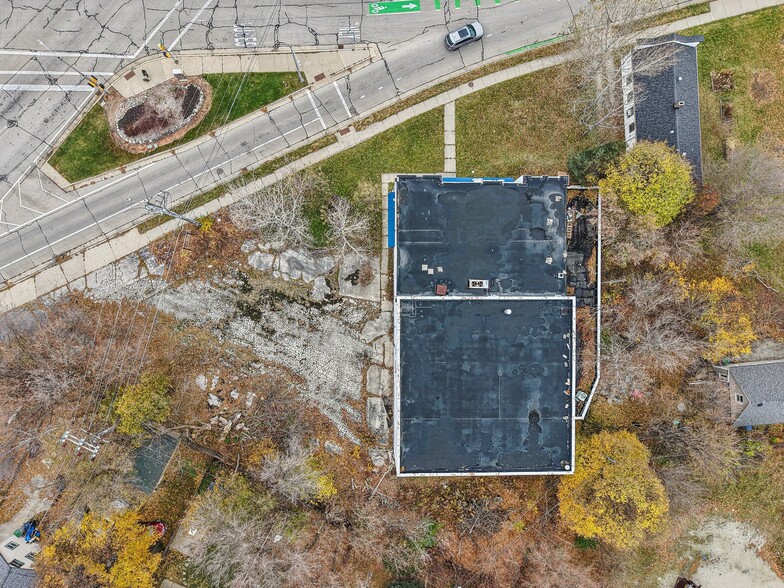 More Photos Of 300 E Bay St, Milwaukee Flex For Sale