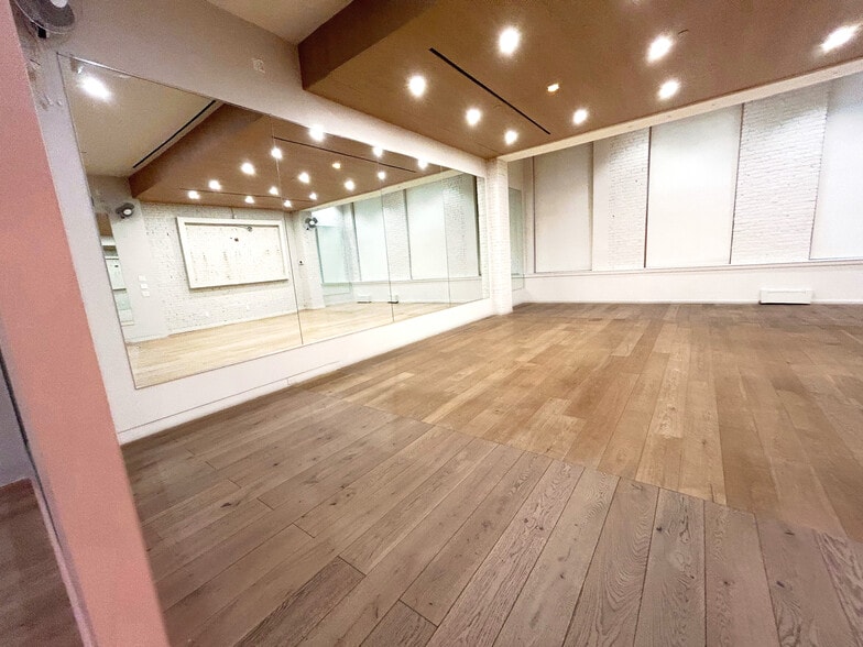 More Photos Of 68 Thomas St, New York Apartments For Sale