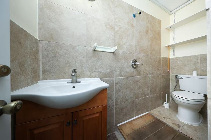 More Photos Of 195 Bush St, Brooklyn Warehouse For Lease