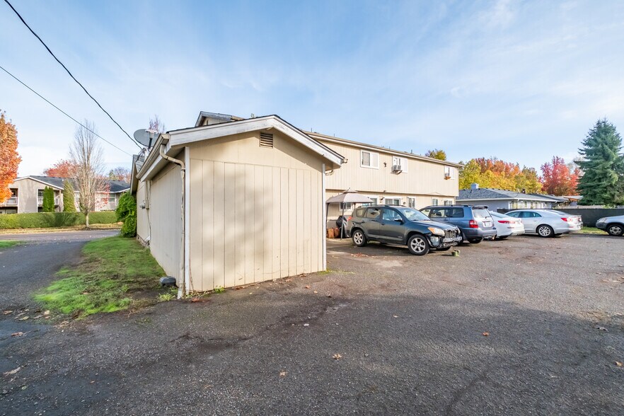 More Photos Of 530-536 34th Ave SE, Albany Apartments For Sale