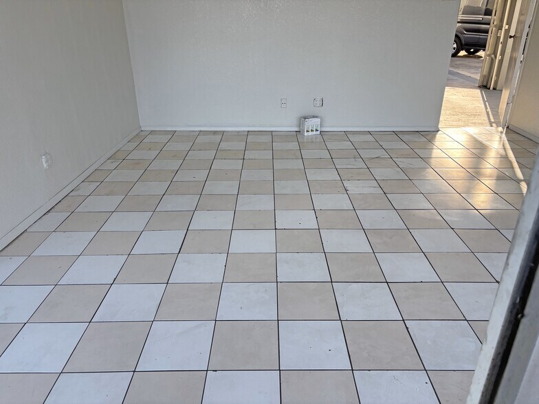 More Photos Of 1700 N Harbor City Blvd, Melbourne Storefront Retail Office For Lease