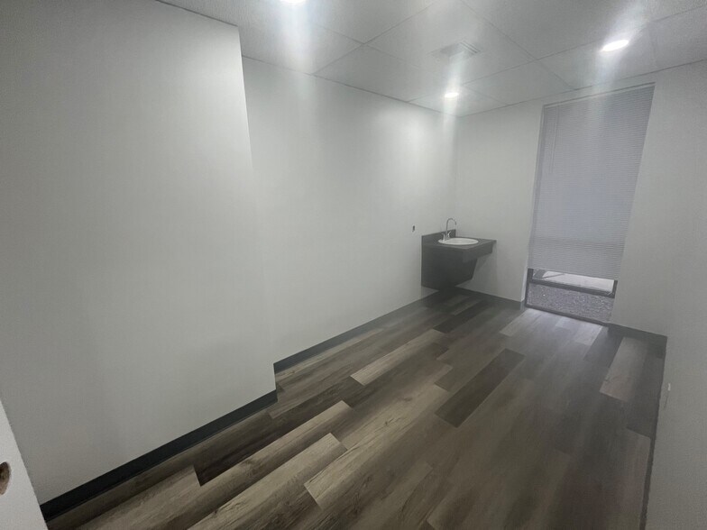 More Photos Of 666 Plainsboro Rd, Plainsboro Medical For Lease