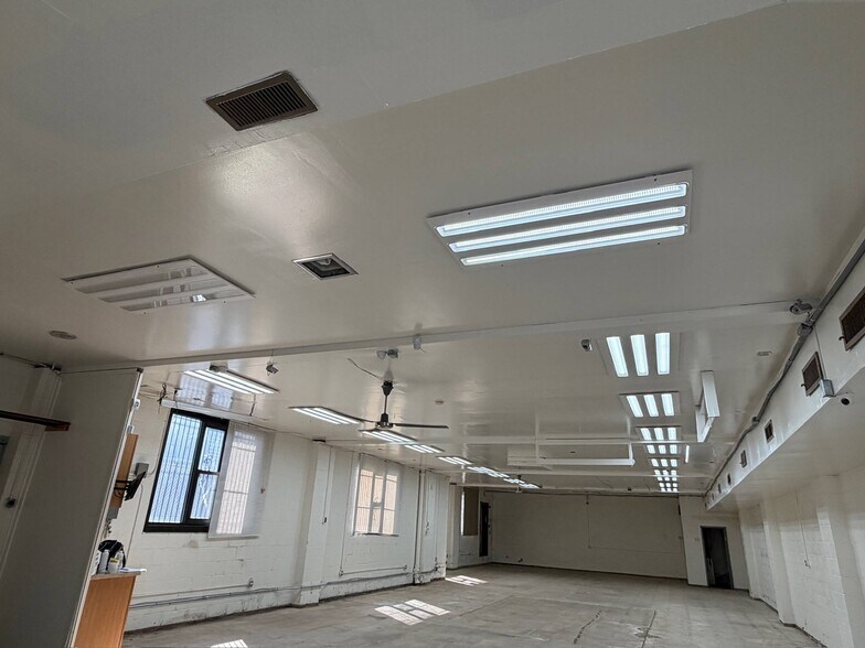 More Photos Of 7327 Edmund St, Philadelphia Light Manufacturing For Sale