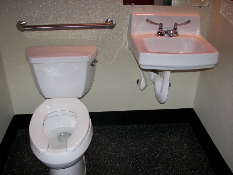 More Photos Of 600 NW Naito Pkwy, Portland General Retail For Sale