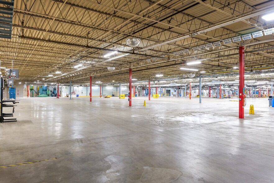 More Photos Of 1505 E Main St, Urbana Manufacturing For Sale