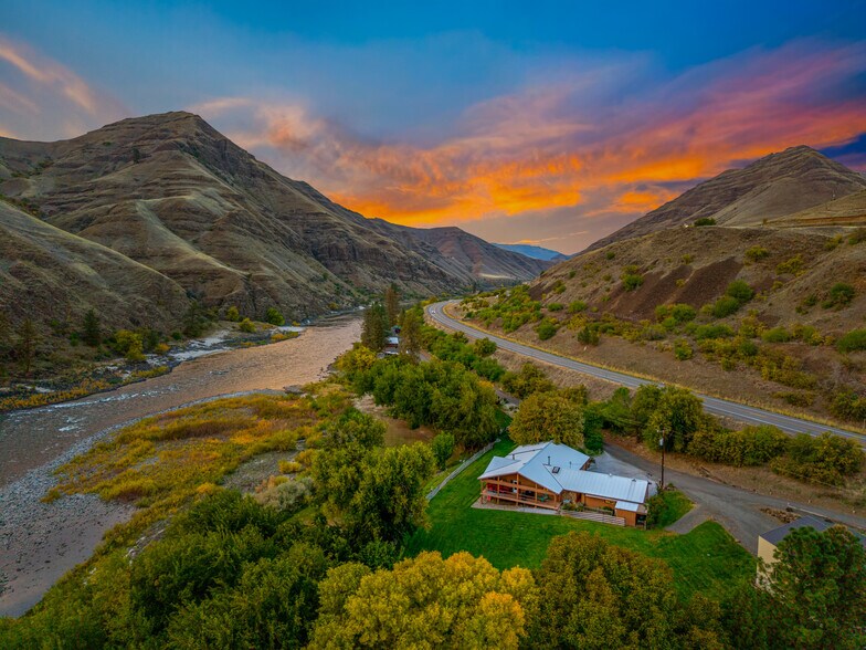 Primary Photo Of 13706 US 95, White Bird Trailer Camper Park For Sale