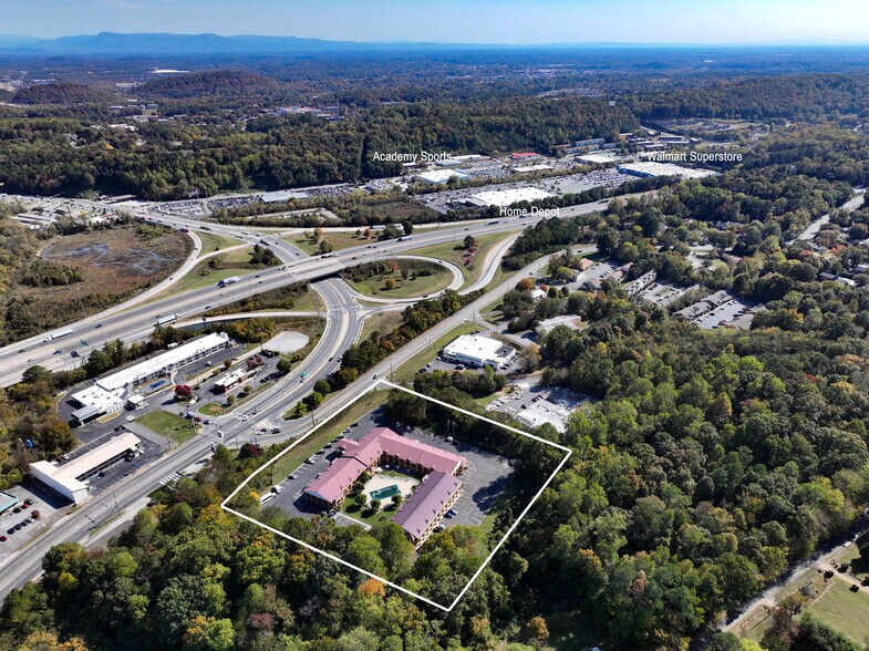 More Photos Of 1507 N Tibbs Rd, Dalton Hotel For Sale