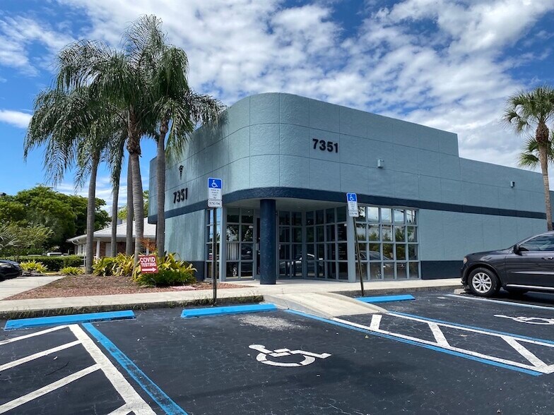 More Photos Of 7351 W Oakland Park Blvd, Fort Lauderdale Office For Sale