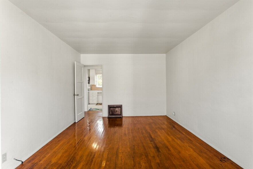 More Photos Of 2553 Nina St, Pasadena Apartments For Sale