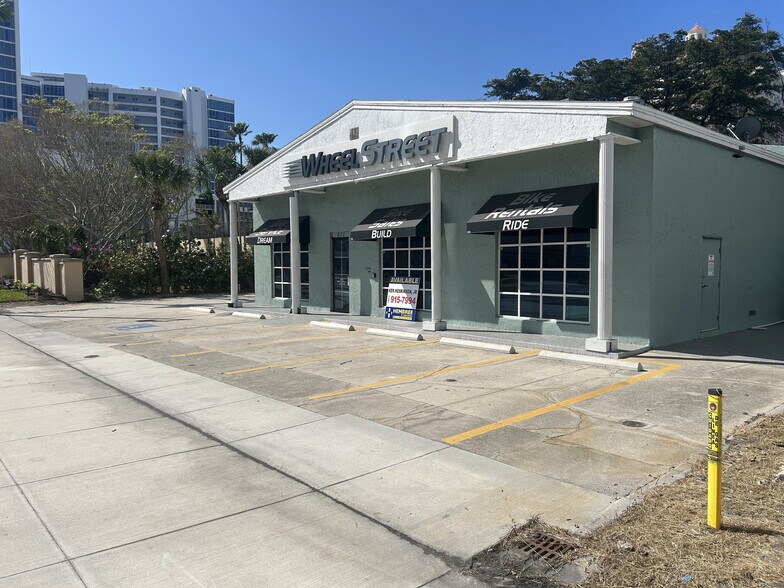 More Photos Of 211 N Tamiami Trl, Sarasota General Retail For Lease