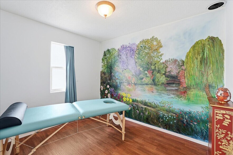 More Photos Of 198 W Marydale Ave, Soldotna Medical For Sale