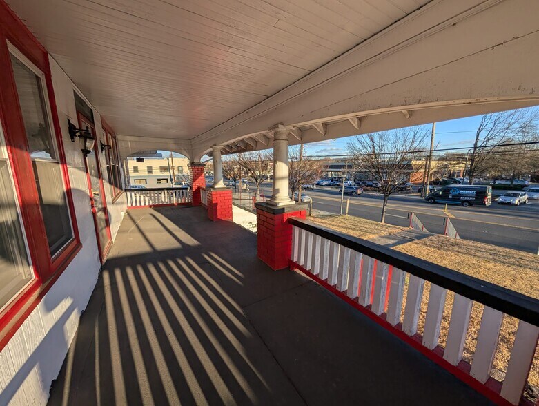 More Photos Of 4104 Bladensburg Rd, Brentwood Freestanding For Lease