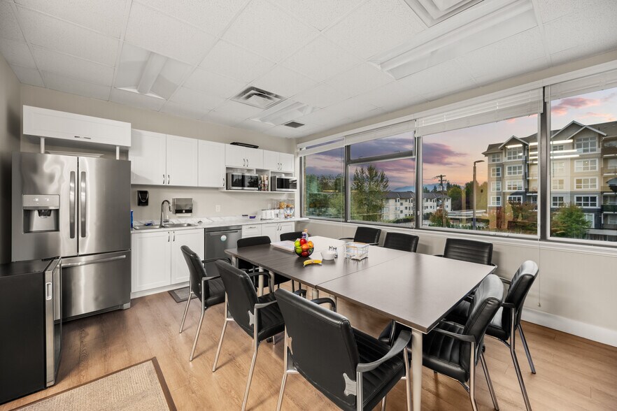 More Photos Of 33386 S Fraser Way, Abbotsford Freestanding For Sale