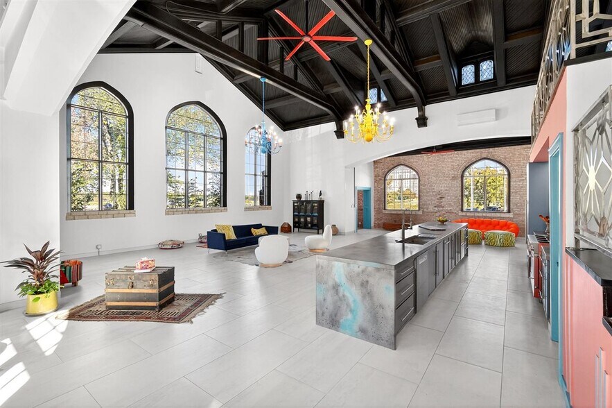 More Photos Of 1034 S Kingshighway Blvd, Saint Louis Office For Sale