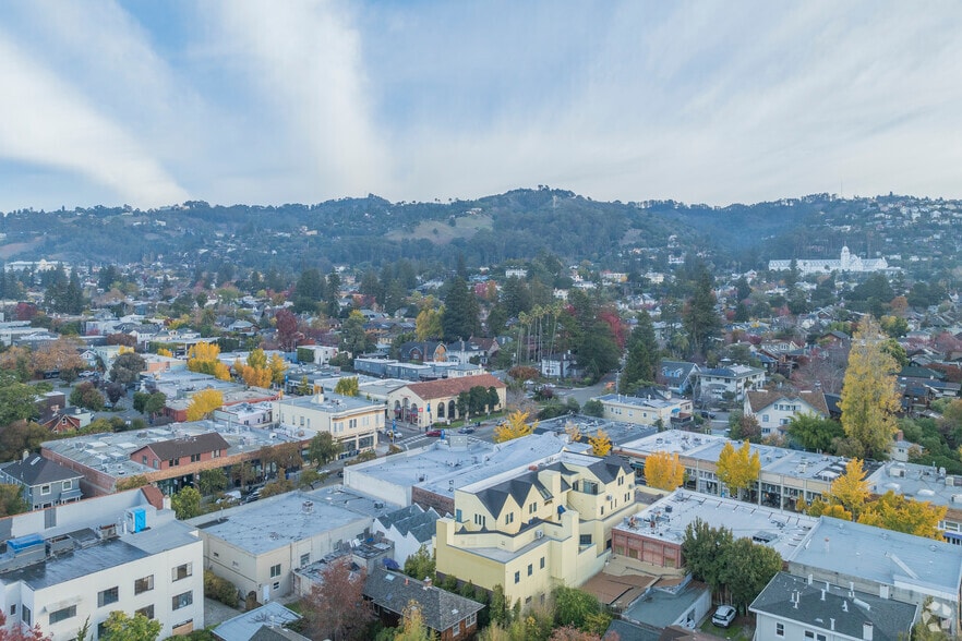 More Photos Of 2974-2980 College Ave, Berkeley Apartments For Lease