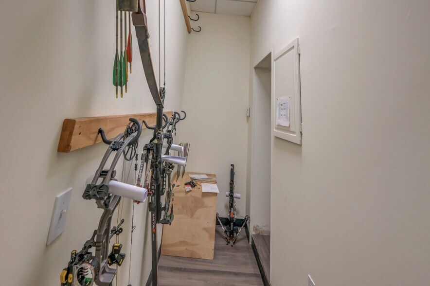 More Photos Of 116-120 Monahan Ave, Dunmore Flex For Lease