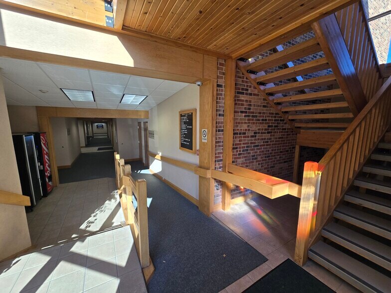 More Photos Of 100 S Spring Ave, Sioux Falls Loft Creative Space For Lease