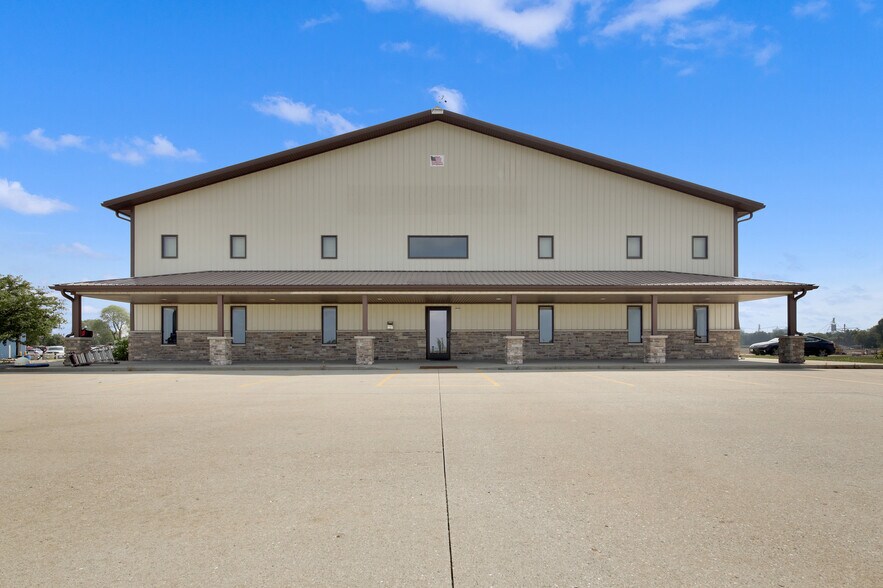 More Photos Of 680 Gerry Way, Darien Warehouse For Sale