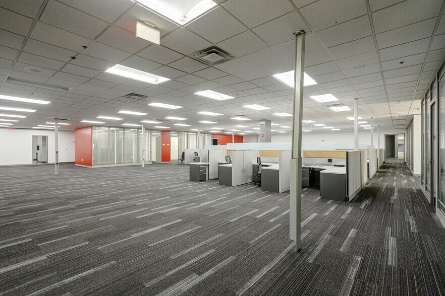 More Photos Of 305 Tech Park Dr, La Vergne Flex For Sale