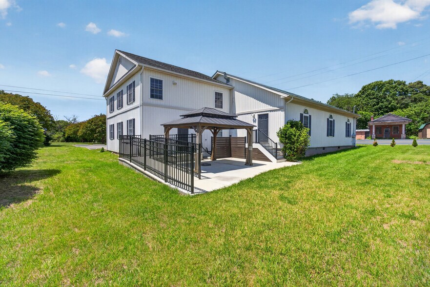 More Photos Of 168 Faulconerville Dr, Amherst Flex For Sale
