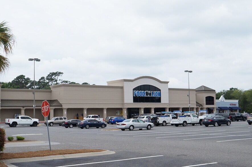 More Photos Of 864 Parris Island Gtwy, Beaufort Storefront For Lease