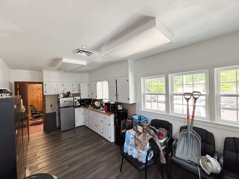 More Photos Of 715 S Glenstone Ave, Springfield Auto Dealership For Lease