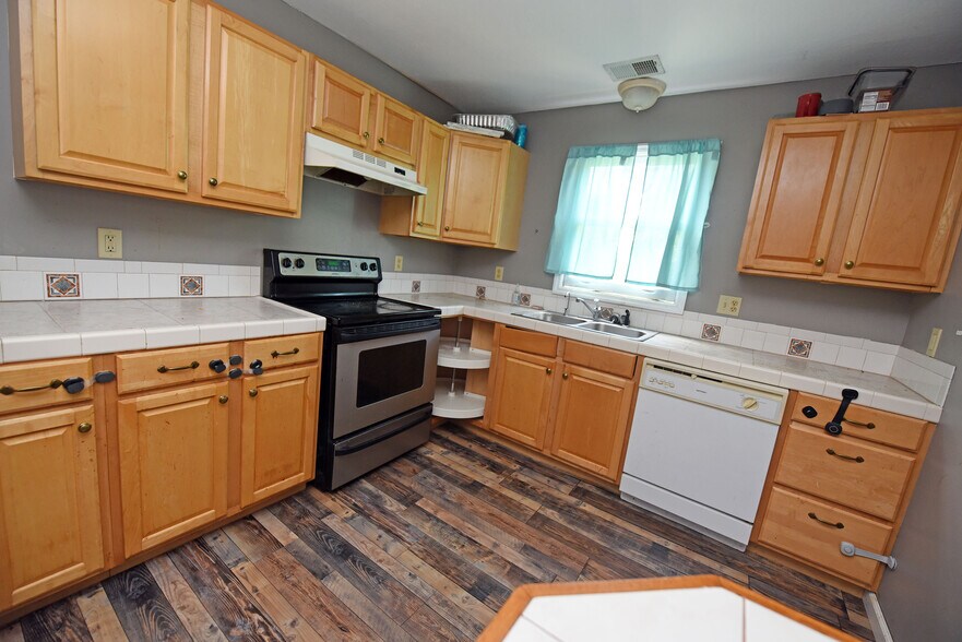 More Photos Of 10 Deer Crossing Trl, Blairsville Office For Lease