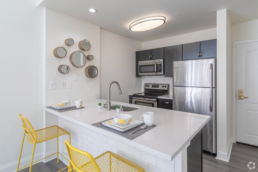 More Photos Of 400 Walnut St, Philadelphia Multifamily For Sale